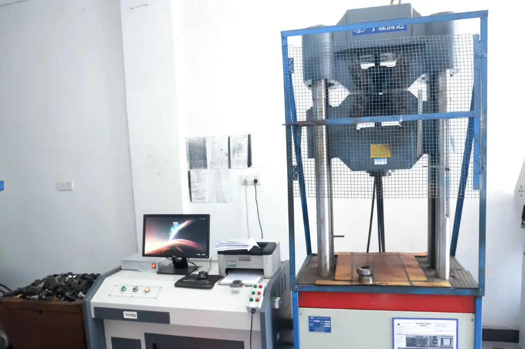 AnyToolz_compressed_Computer-Controlled Electro-Hydraulic Servo Universal Testing Machine3